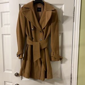 Weekend Max Mara Camel Double-Breasted Trench Coat
